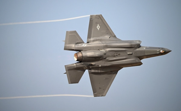 สหรัฐฯ ส่ง F-35–F-22