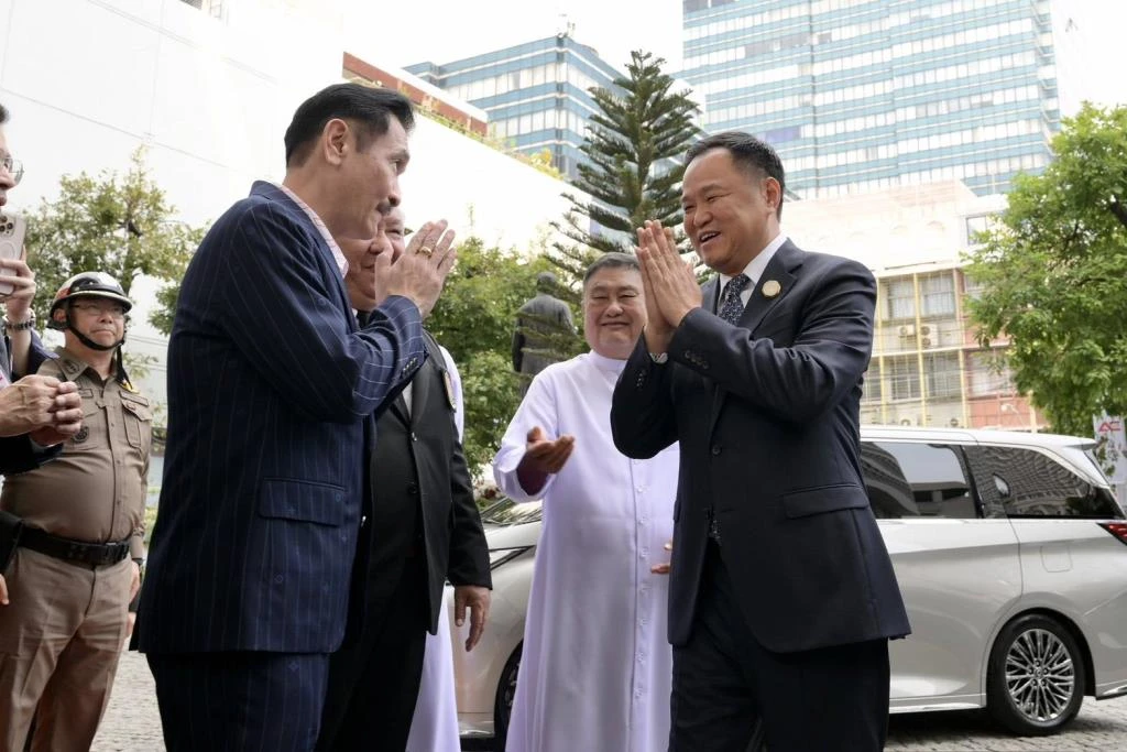 อนุทิน ปัดข่าวไม่ร่วมรัฐบาลกับกล้าธรรม