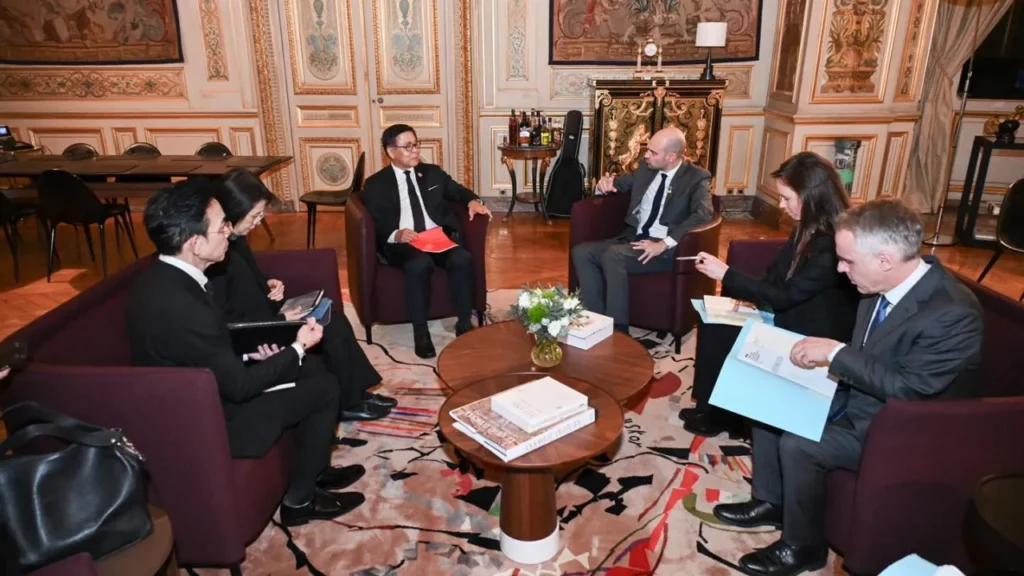 "สีหศักดิ์" เยือนฝรั่งเศส