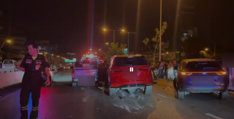 นนทบุรี เก๋งอัดท้าย 18 ล้อ ชนซ้ำซ้อนวินาศสันตะโร 10 คัน