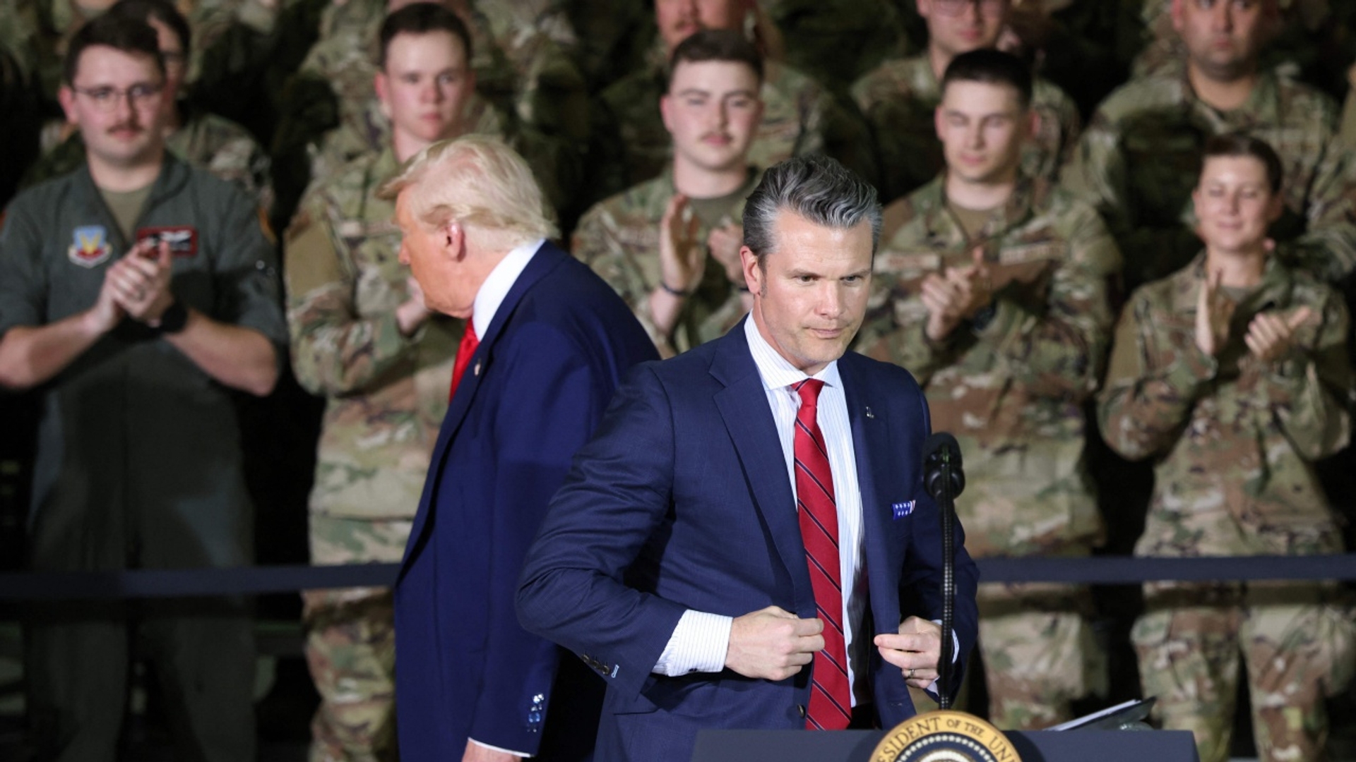 บทบาททหารสหรัฐฯ ปลดโฆษกกองทัพบกอาวุโส