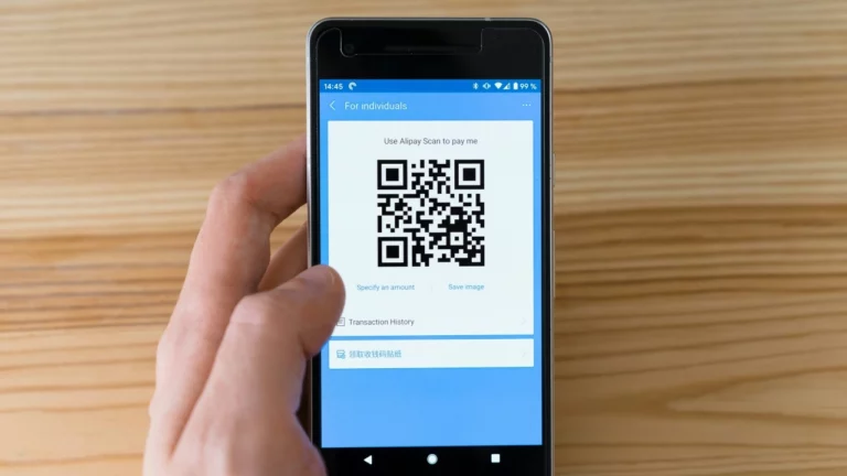 วิวัฒนาการ QR Code จากจุดเริ่มต้นในโรงงานสู่นวัตกรรมเปลี่ยนโลก