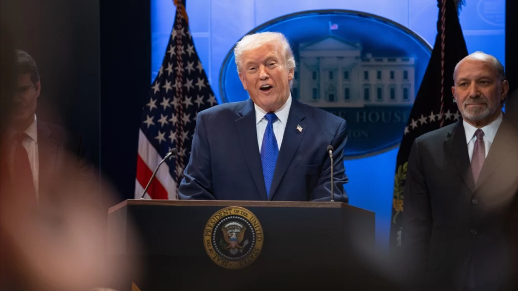 ทรัมป์ขึ้นภาษีนำเข้า 15%