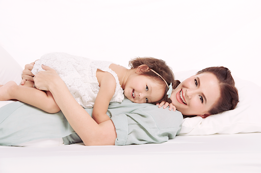 นมแม่ หลัง 6 เดือน ยังมีประโยชน์หรือไม่? หมอไขข้อข้องใจ 🤱