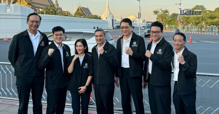 อภิสิทธิ์ นำ ปชป. สร้างขวัญกำลังใจผู้สมัคร